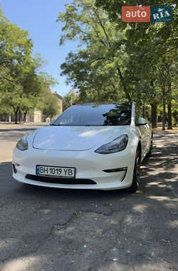 Седан Tesla Model 3 2021 в Одессе