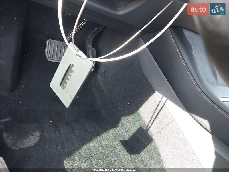 Седан Tesla Model 3 2022 в Києві