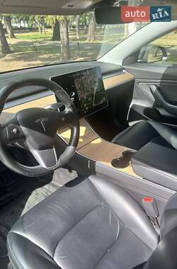 Седан Tesla Model 3 2019 в 