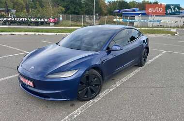 Седан Tesla Model 3 2024 в 