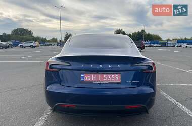 Седан Tesla Model 3 2024 в 