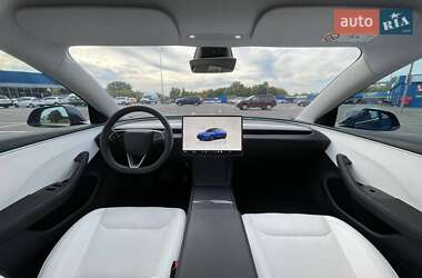 Седан Tesla Model 3 2024 в 