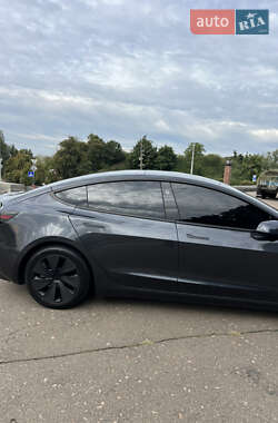 Седан Tesla Model 3 2024 в 