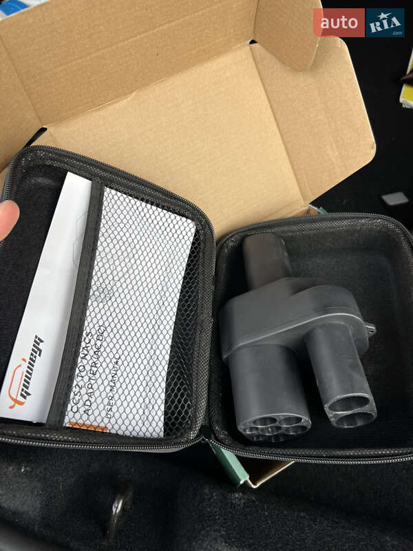 Седан Tesla Model 3 2024 в Києві