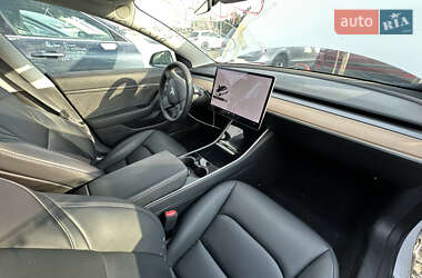 Седан Tesla Model 3 2019 в 