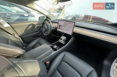 Седан Tesla Model 3 2019 в 