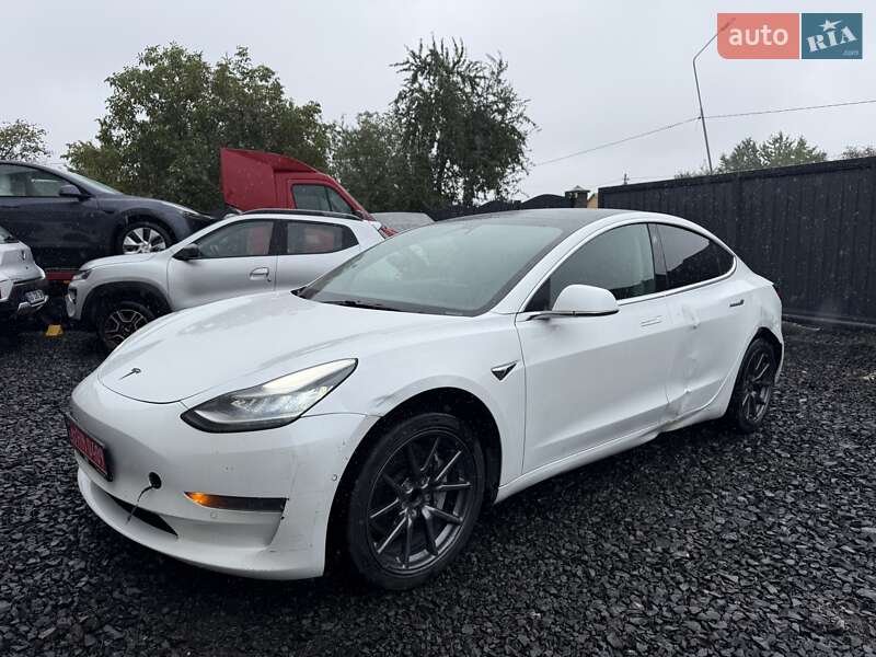 Седан Tesla Model 3 2019 в 