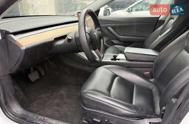 Седан Tesla Model 3 2019 в 