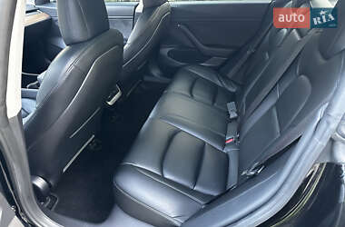 Седан Tesla Model 3 2020 в 