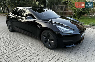Седан Tesla Model 3 2020 в 