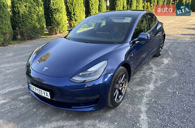 Седан Tesla Model 3 2021 в 