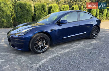 Седан Tesla Model 3 2021 в 
