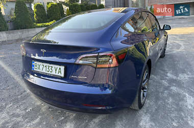 Седан Tesla Model 3 2021 в 