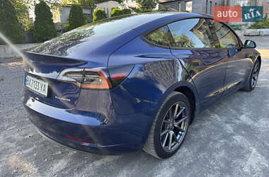 Седан Tesla Model 3 2021 в 