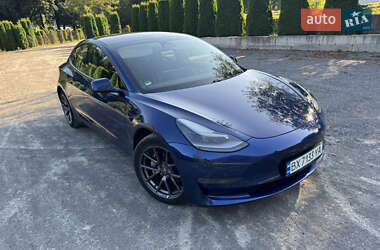 Седан Tesla Model 3 2021 в 