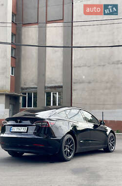 Седан Tesla Model 3 2021 в 