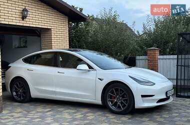 Седан Tesla Model 3 2020 в 