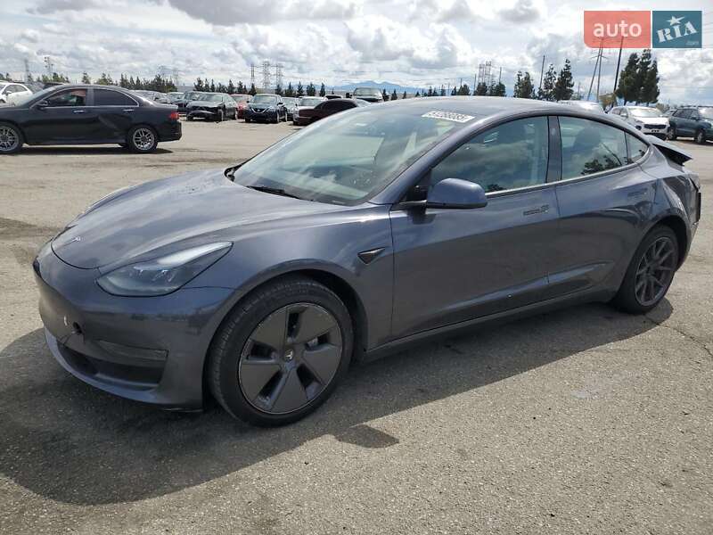 Седан Tesla Model 3 2023 в 