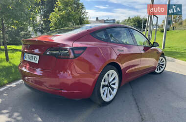 Седан Tesla Model 3 2022 в 