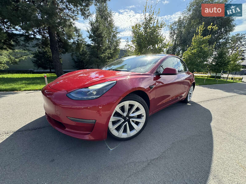 Седан Tesla Model 3 2022 в Києві
