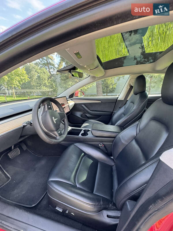 Седан Tesla Model 3 2022 в Києві