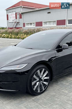 Седан Tesla Model 3 2024 в 