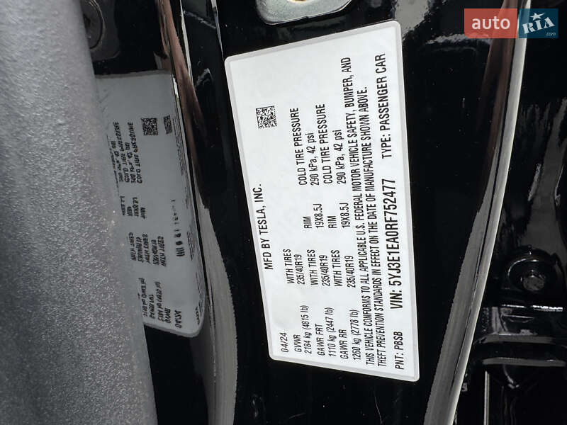 Седан Tesla Model 3 2024 в Луцьку