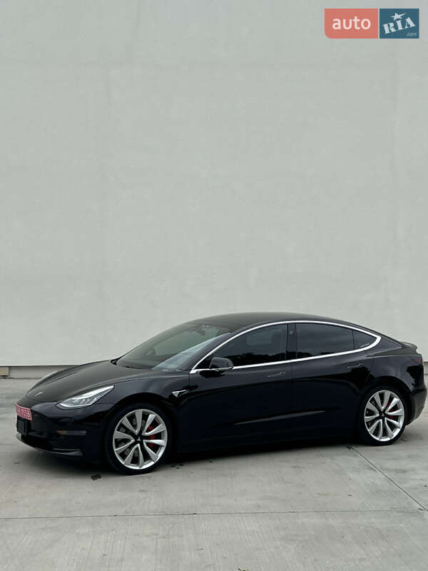 Седан Tesla Model 3 2019 в Луцке