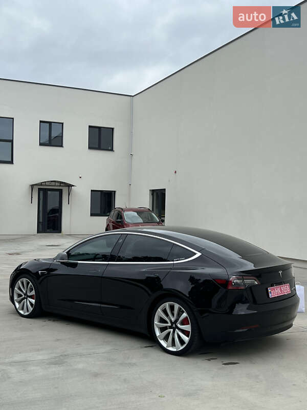 Седан Tesla Model 3 2019 в Луцке