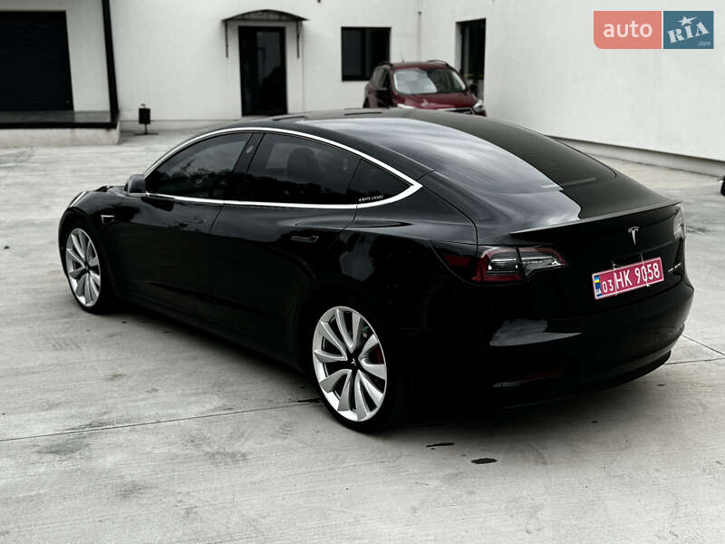 Седан Tesla Model 3 2019 в Луцке