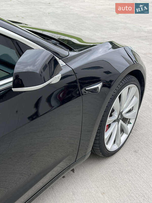 Седан Tesla Model 3 2019 в Луцке