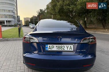 Седан Tesla Model 3 2019 в 