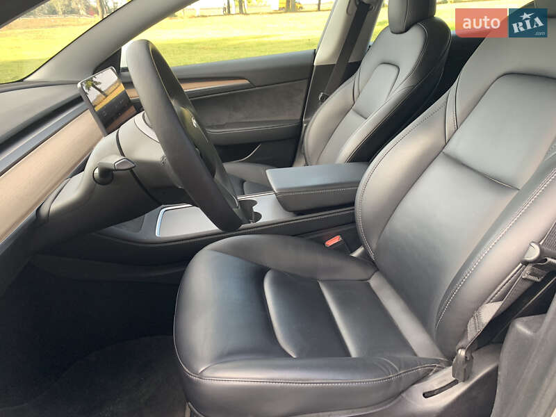 Седан Tesla Model 3 2021 в Києві