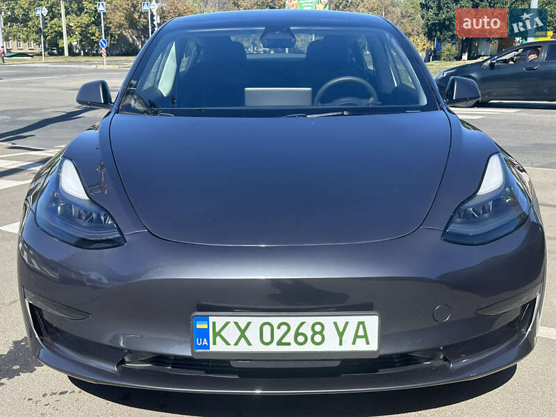 Седан Tesla Model 3 2023 в 