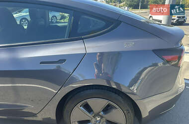 Седан Tesla Model 3 2023 в 