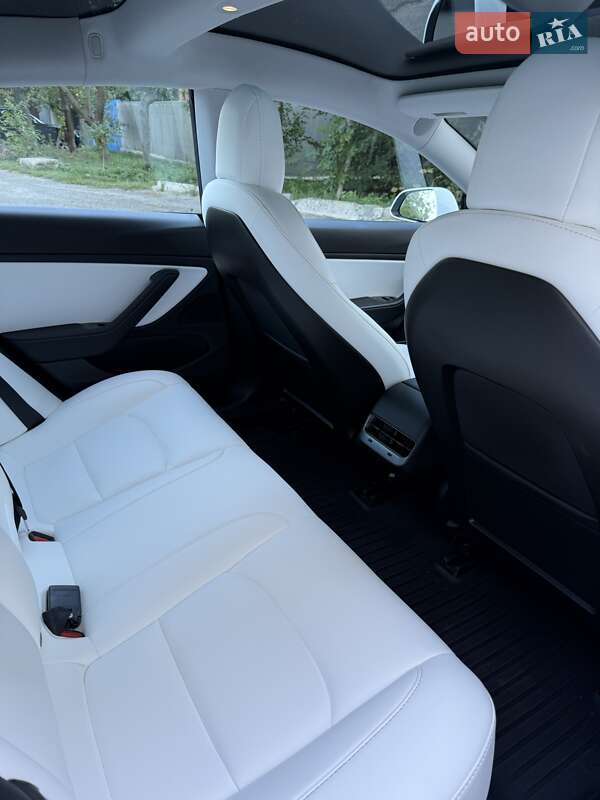 Седан Tesla Model 3 2020 в Харкові