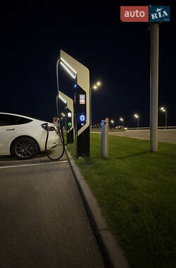 Седан Tesla Model 3 2021 в Борисполе