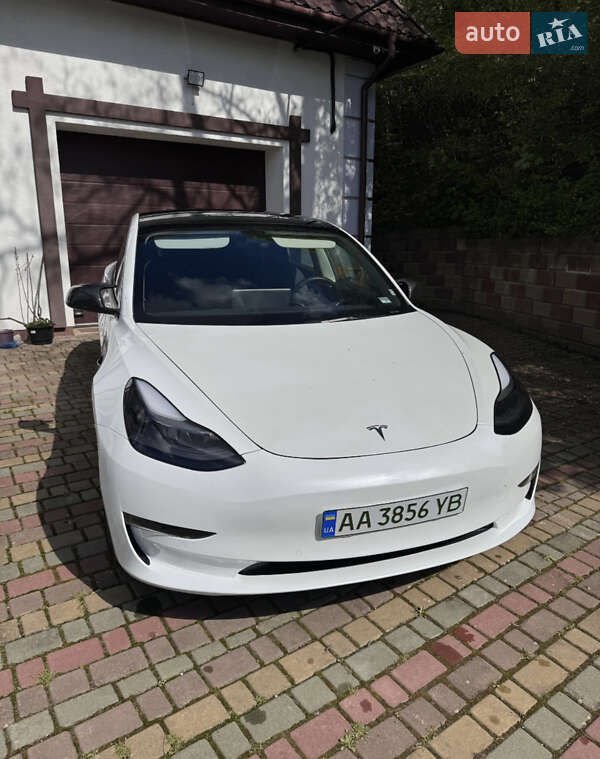 Tesla Model 3 2022