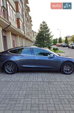 Седан Tesla Model 3 2019 в 