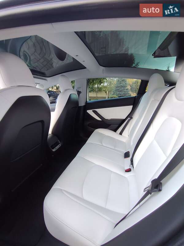 Седан Tesla Model 3 2019 в Запорожье