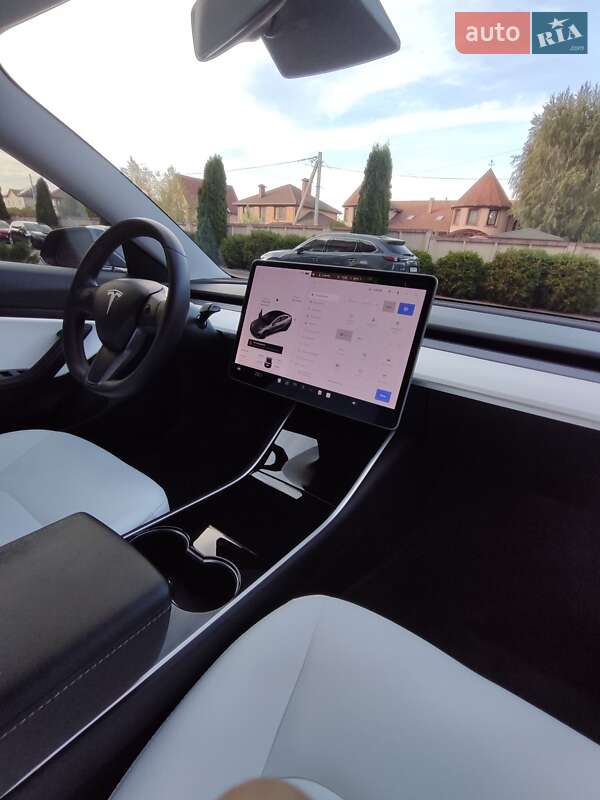 Седан Tesla Model 3 2019 в Запорожье