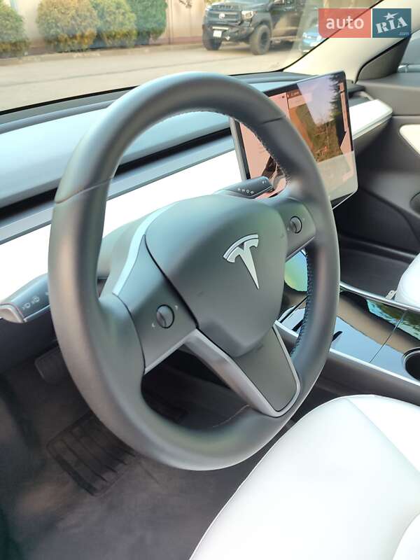 Седан Tesla Model 3 2019 в Запорожье