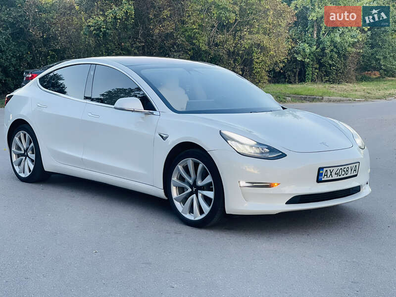 Седан Tesla Model 3 2018 в 