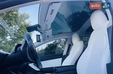 Седан Tesla Model 3 2018 в 