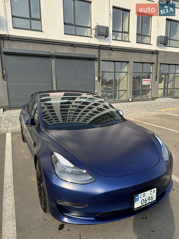 Седан Tesla Model 3 2022 в Чернигове
