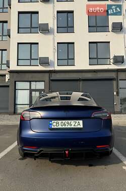 Седан Tesla Model 3 2022 в 