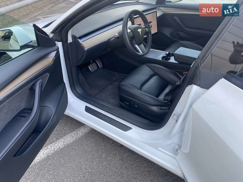 Седан Tesla Model 3 2023 в Броварах фото 17 Седан Tesla Model 3 2023 в Броварах