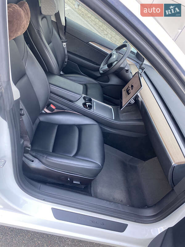 Седан Tesla Model 3 2023 в Броварах фото 22 Седан Tesla Model 3 2023 в Броварах