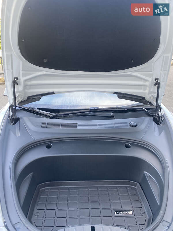 Седан Tesla Model 3 2023 в Броварах фото 24 Седан Tesla Model 3 2023 в Броварах