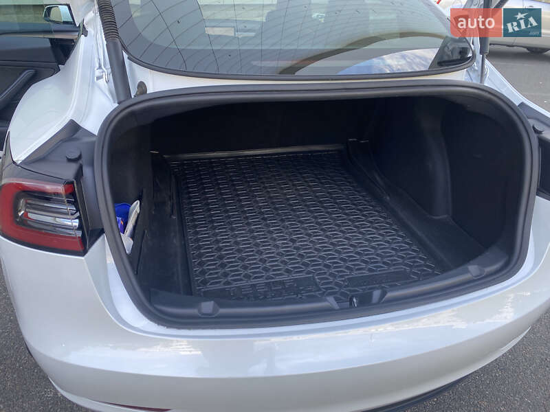 Седан Tesla Model 3 2023 в Броварах фото 21 Седан Tesla Model 3 2023 в Броварах
